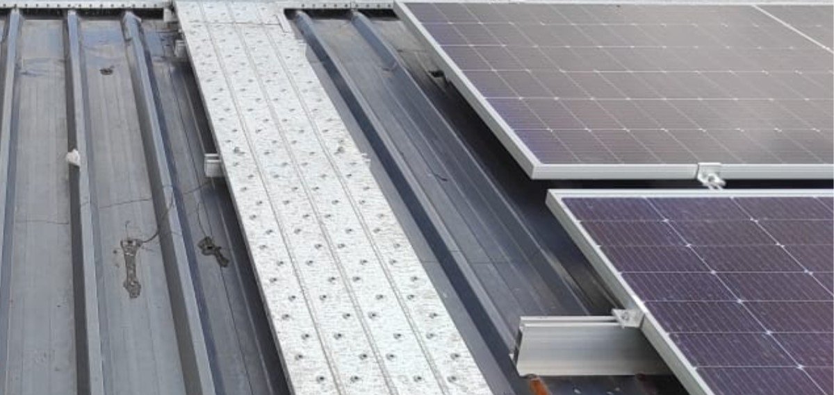 WHY SOLAR ROOFTOP WALKWAY ARE BECOMING ESSENTIAL FOR INDUSTRIAL SOLAR INSTALLATIONS IN INDIA